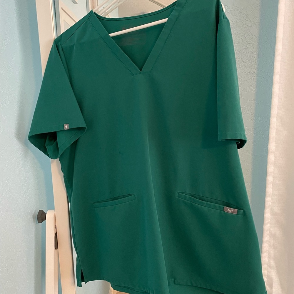 Figs scrubs- men’s size XXL hunter green